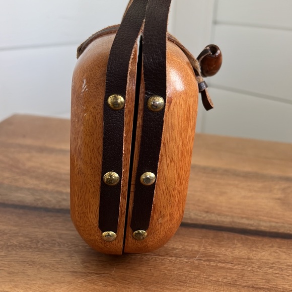 Vintage wood and leather crossbody - Picture 9 of 17